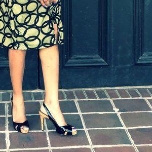 Guess patent leather peeptoe heel